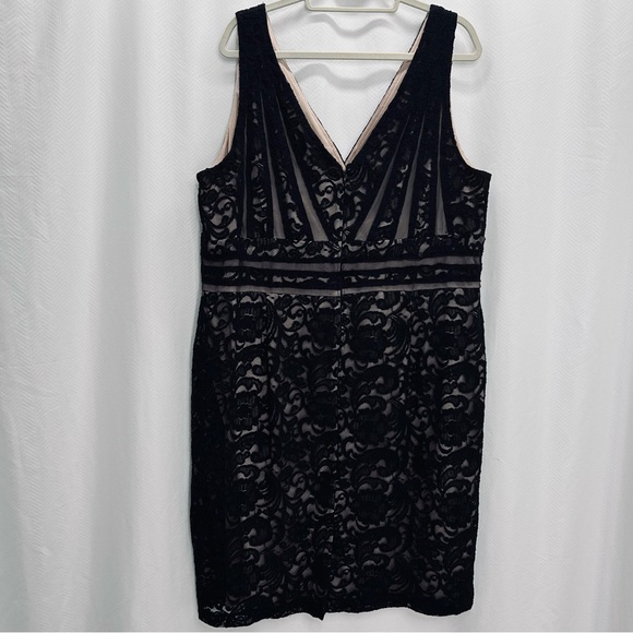 Xscape black lace sleeveless dress - Picture 6 of 6